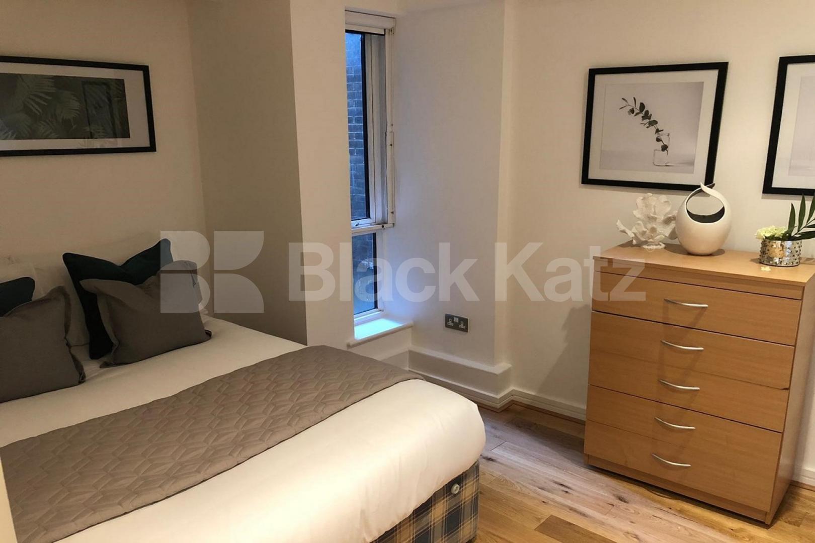 Warehouse style apartment recently redecorated & superbly located  Shad Thames, London Bridge